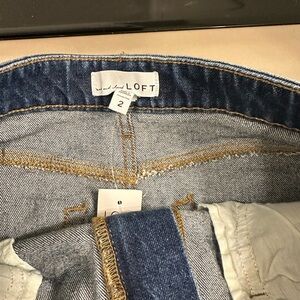 Brand new loft skirt. It’s cute but, too big.its a size 2 but, fits larger.